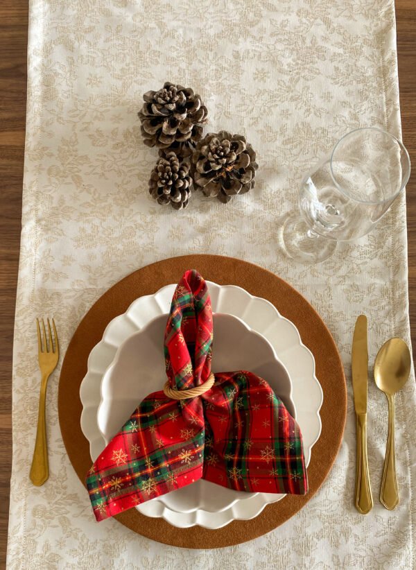 Caminho de mesa tom pérola com brilho Lapónia